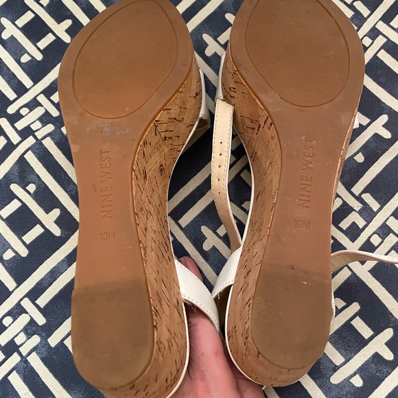 Nine West white wedge sandal - Picture 4 of 4